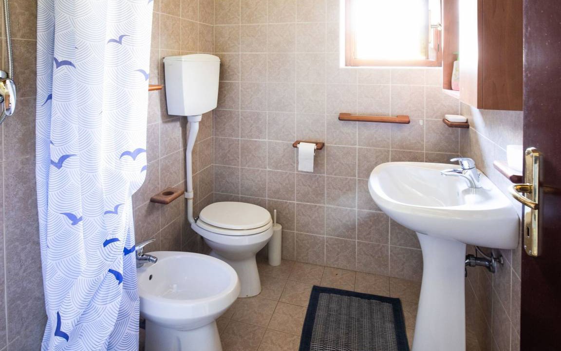 Photo of Bathroom in Idro