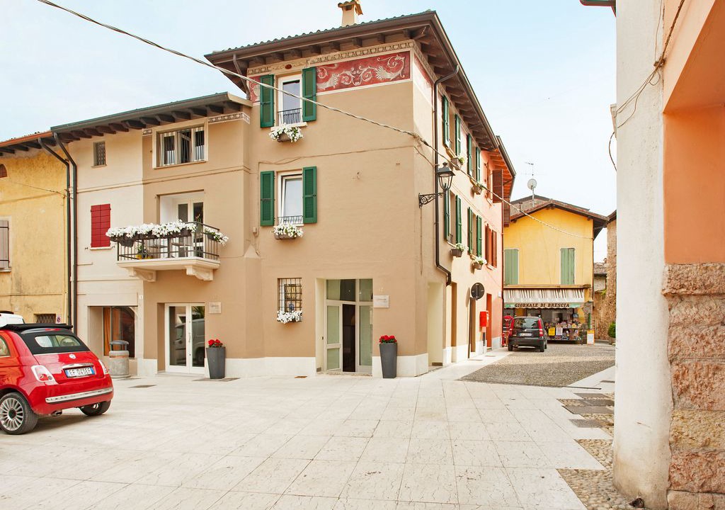 Photo of Buildings in Portese