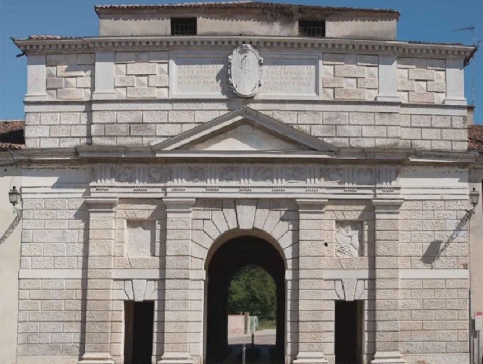 Photo of Buildings in Mantua