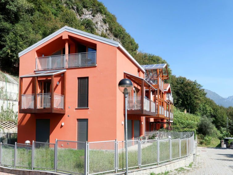 Photo of Buildings in Cima