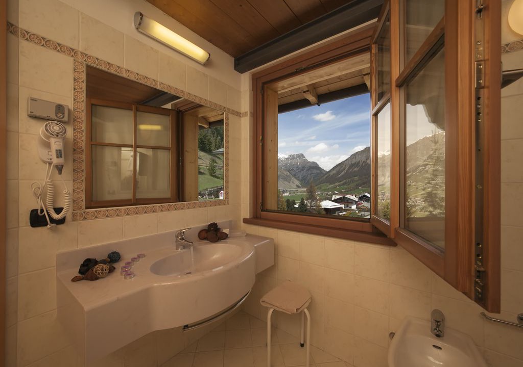 Photo of Bathroom in Teola