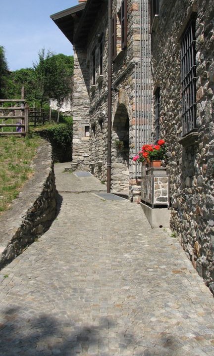 Photo of Buildings in Cremia