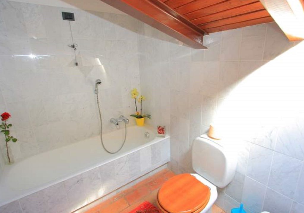Photo of Bathroom in Cremia