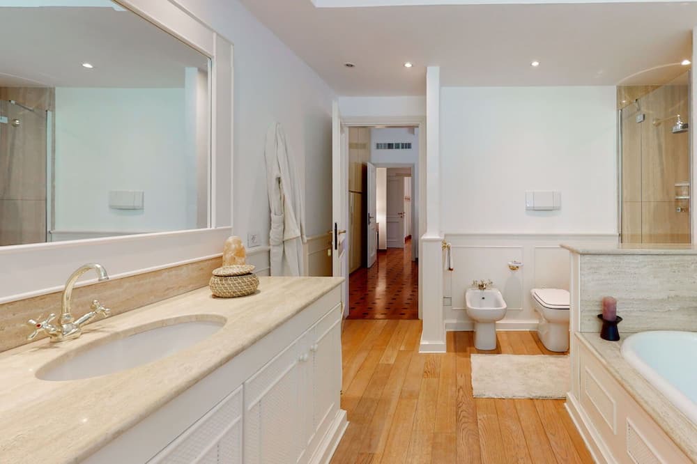 Photo of Bathroom in Veniano