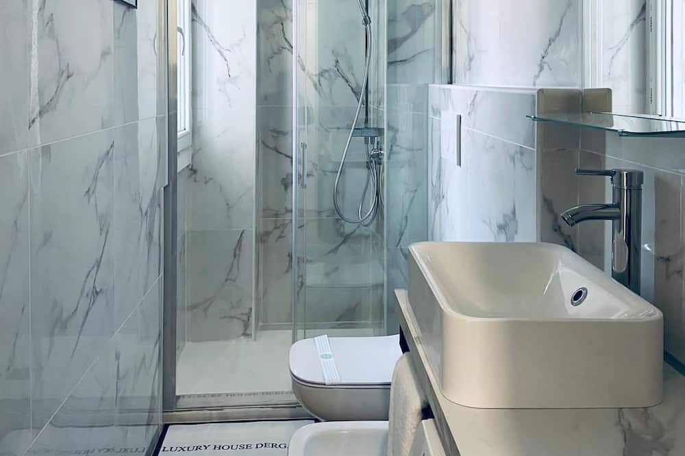 Photo of Bathroom in Affori