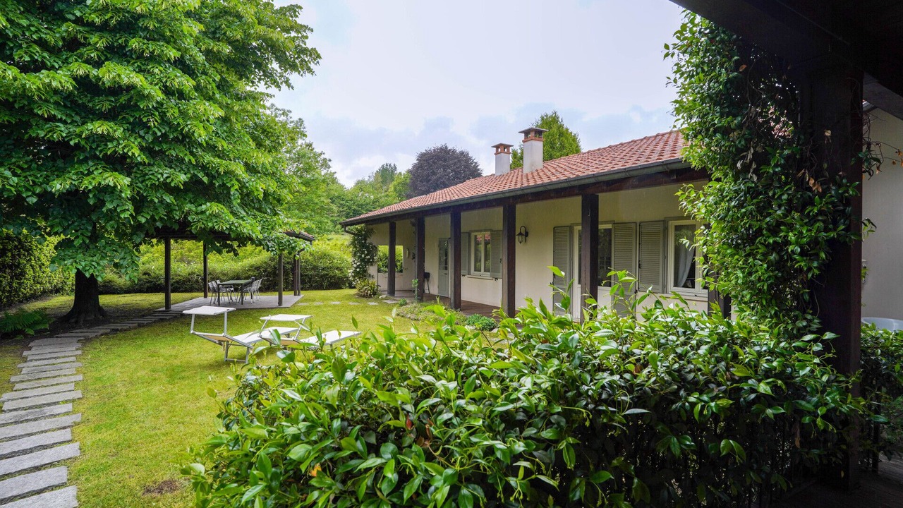 Photo of Outdoor in Monate