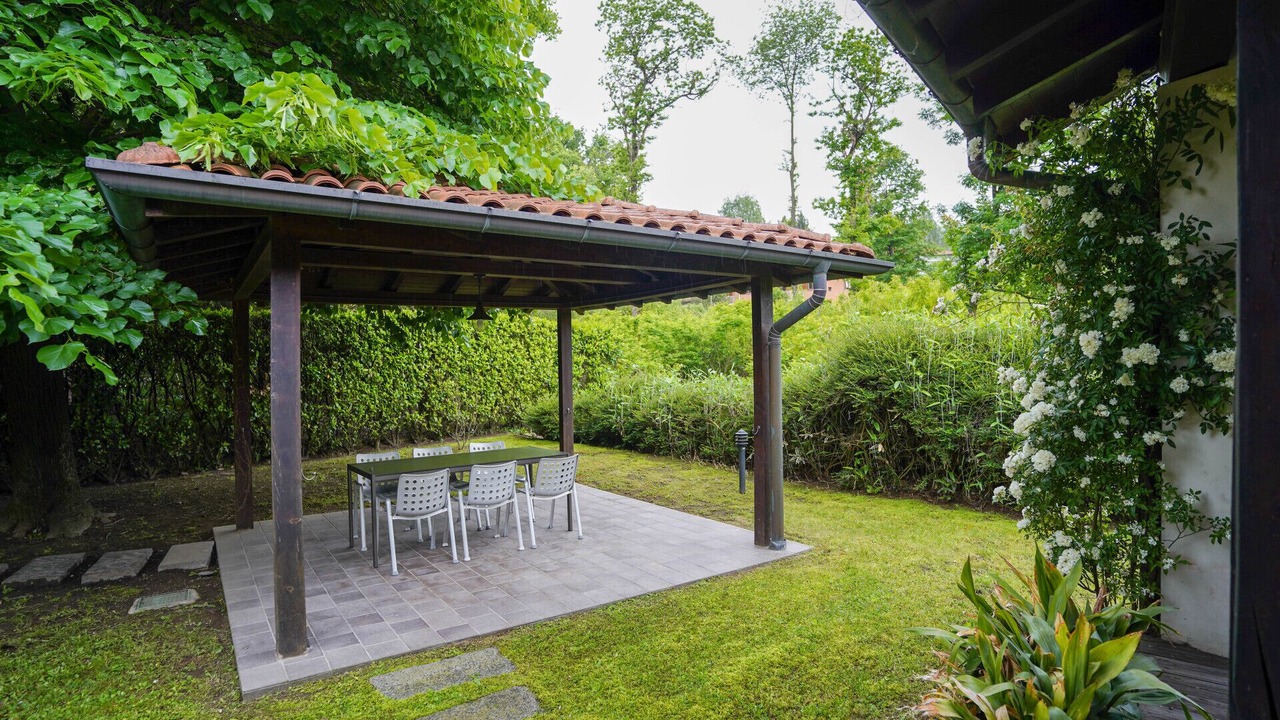 Photo of Outdoor in Monate