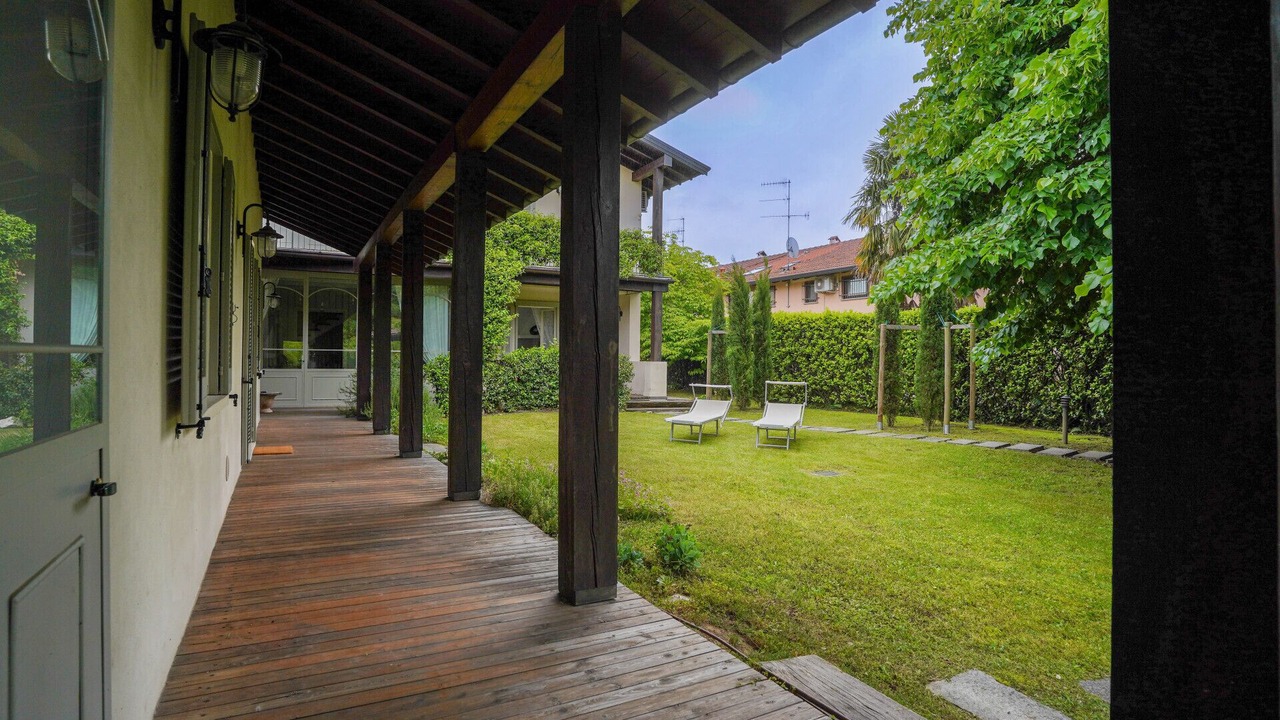 Photo of Outdoor in Monate