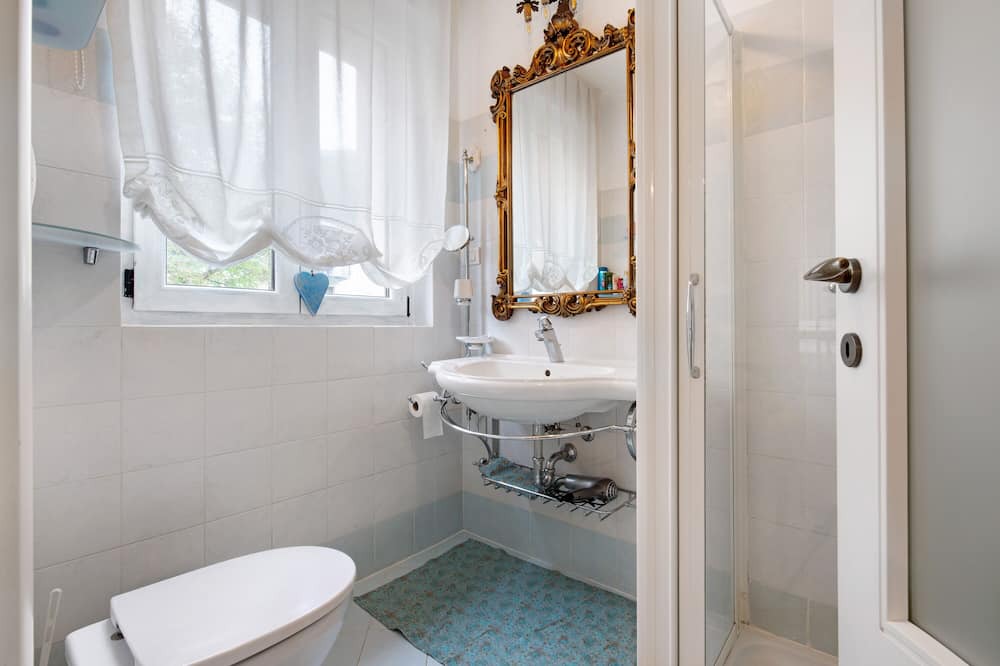 Photo of Bathroom in Taceno