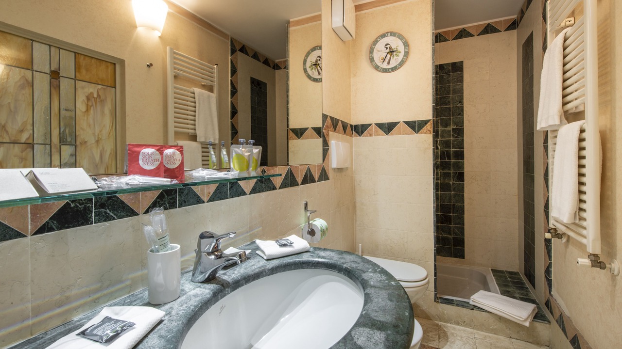 Photo of Bathroom in Magenta