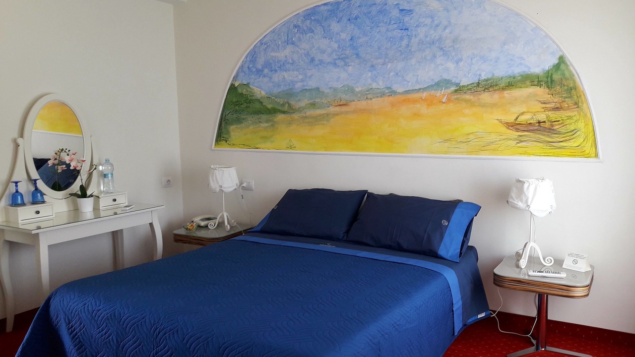 Photo of Bedroom in Mandello del Lario