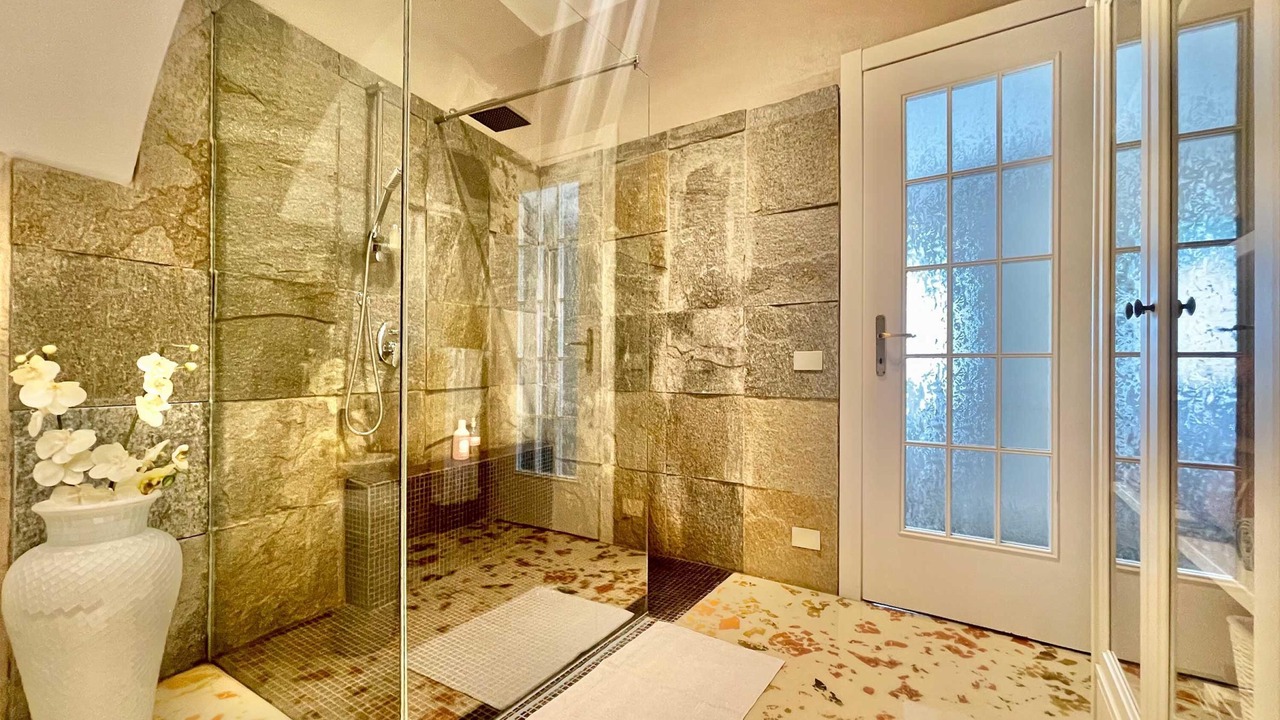Photo of Bathroom in Menaggio