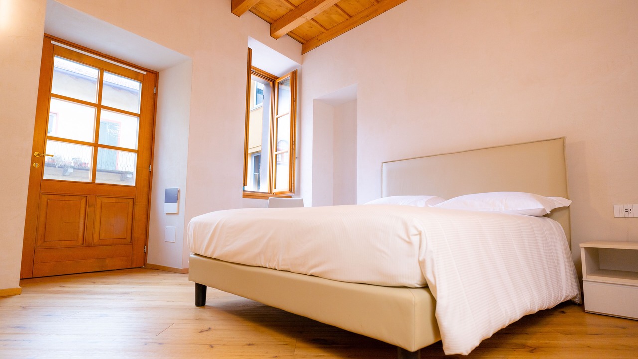 Photo of Bedroom in Mandello del Lario