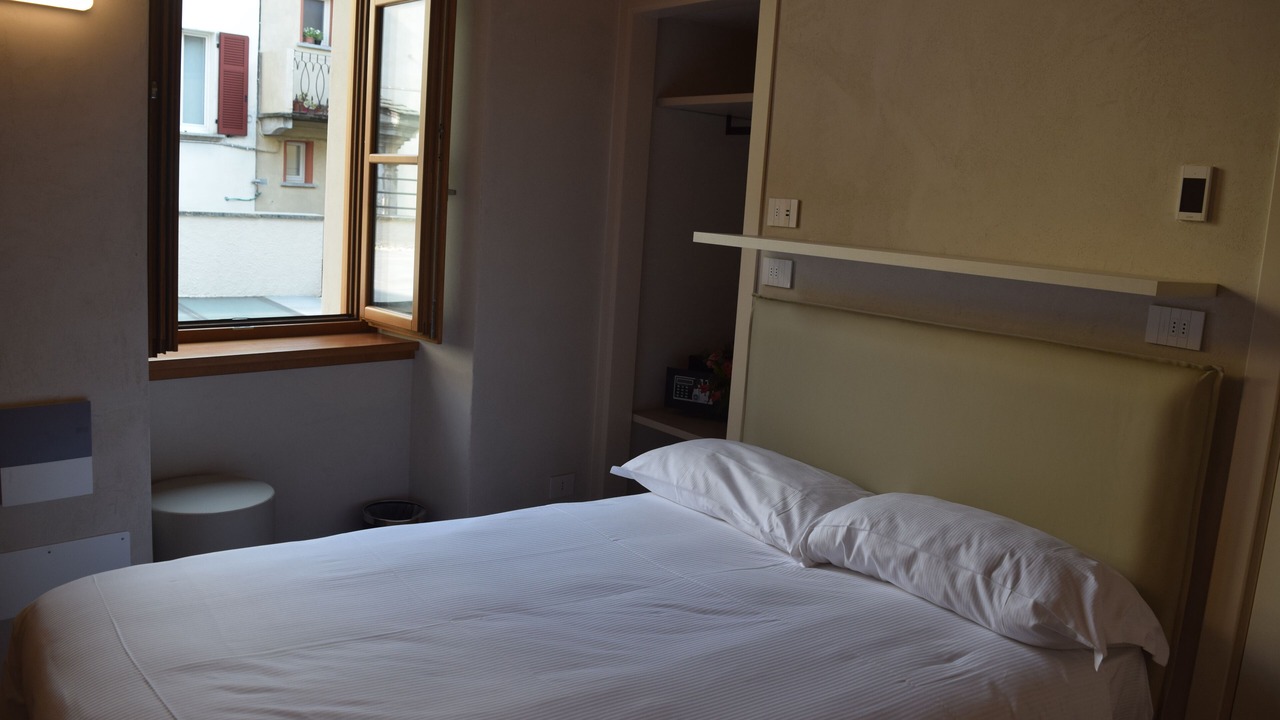 Photo of Bedroom in Mandello del Lario