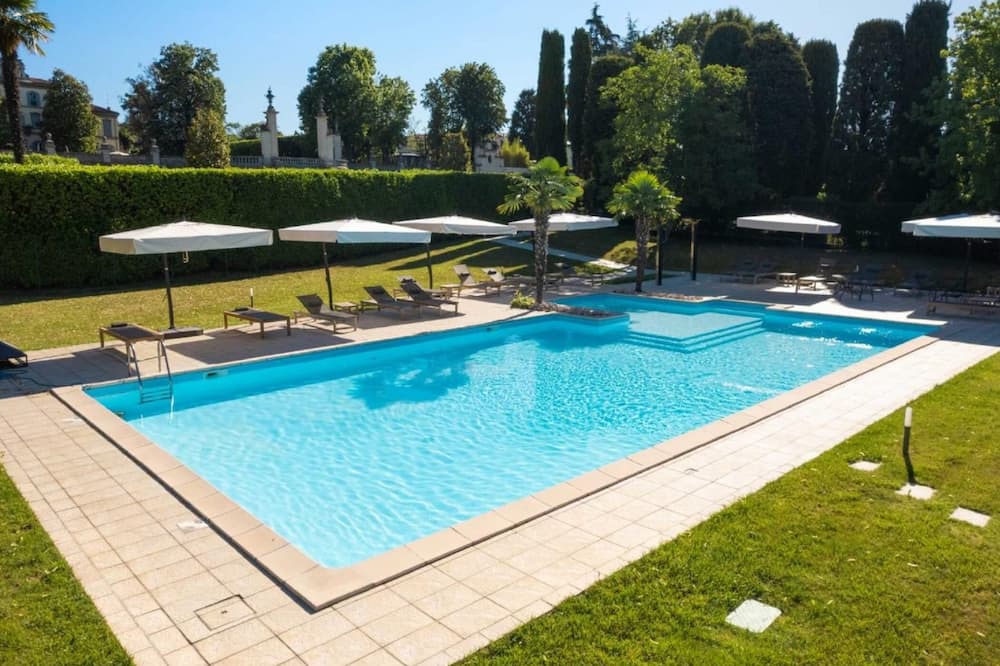 Photo of Outdoor in Montesiro
