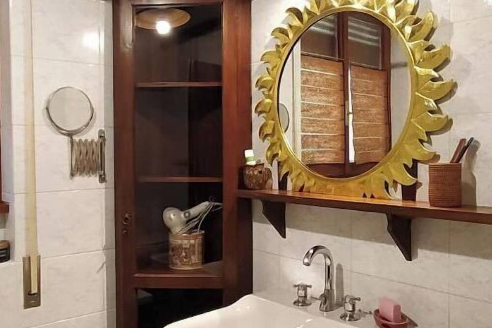 Photo of Bathroom in Abbadia Lariana