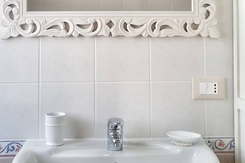 Photo of Bathroom in Sale Marasino