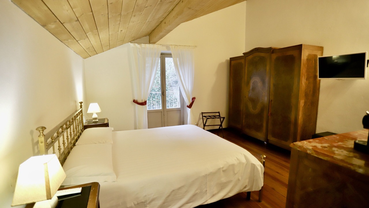 Photo of Bedroom in Ghirla