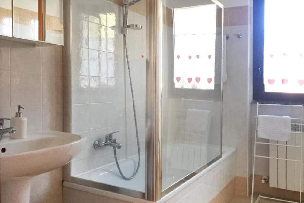 Photo of Bathroom in Cremeno