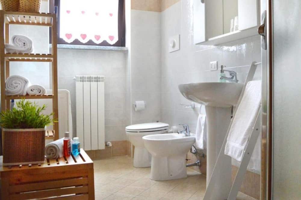 Photo of Bathroom in Cremeno
