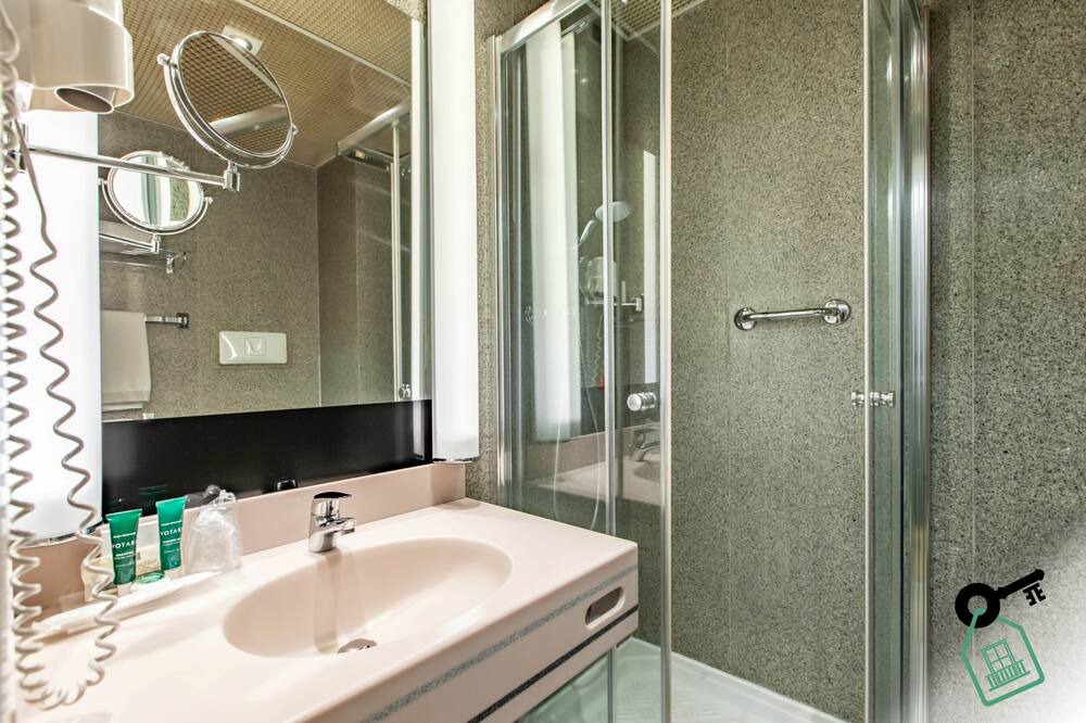 Photo of Bathroom in Gorla