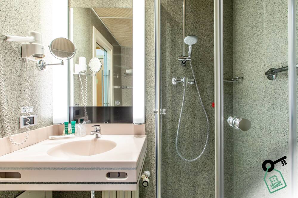 Photo of Bathroom in Gorla
