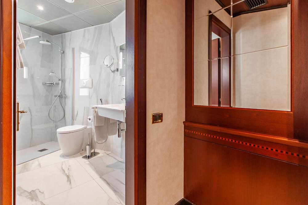 Photo of Bathroom in Gorla