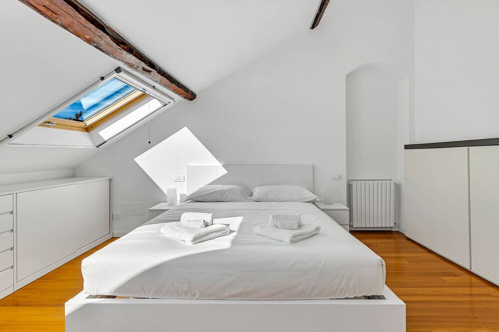 Photo of Bedroom in Tricolore