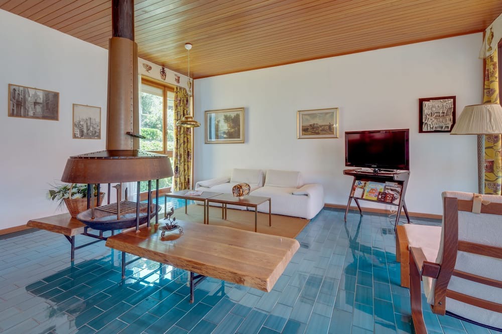 Photo of Livingroom in Sale Marasino