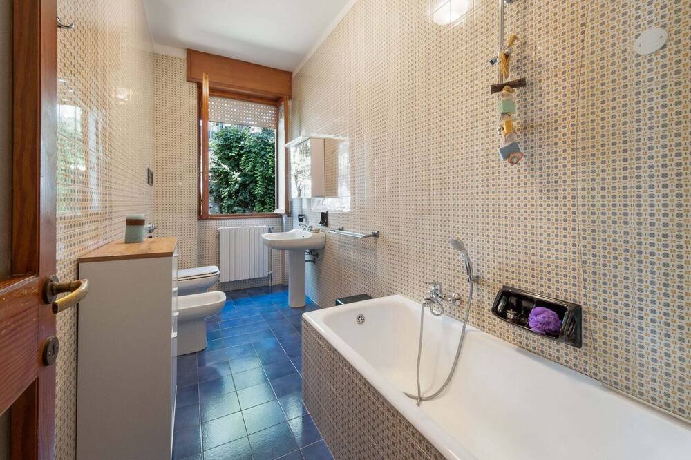 Photo of Bathroom in Sale Marasino