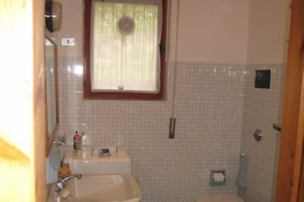 Photo of Bathroom in Aviatico