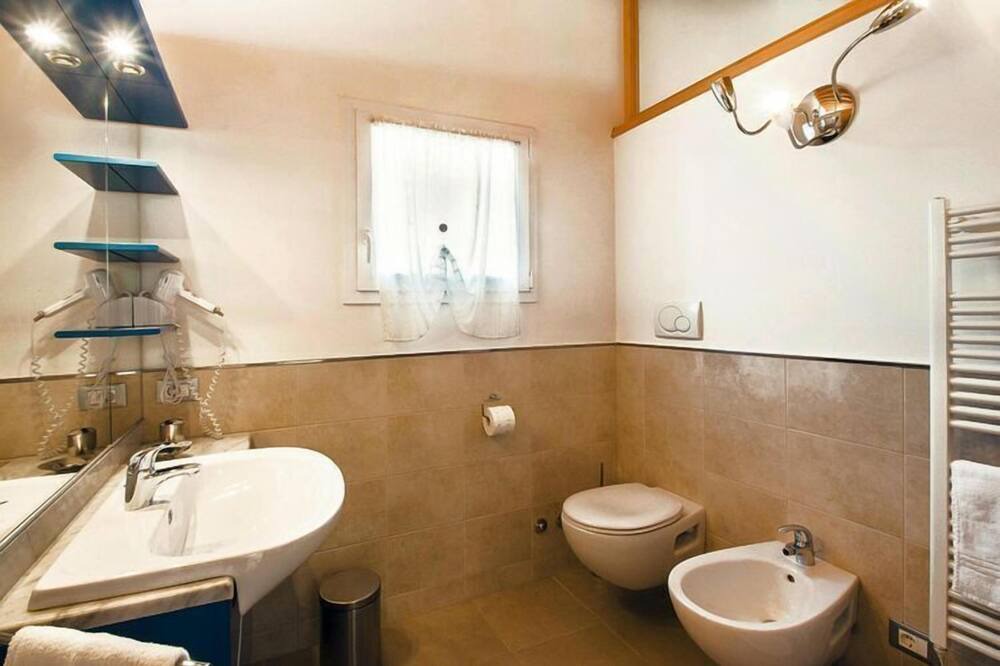 Photo of Bathroom in Gargnano