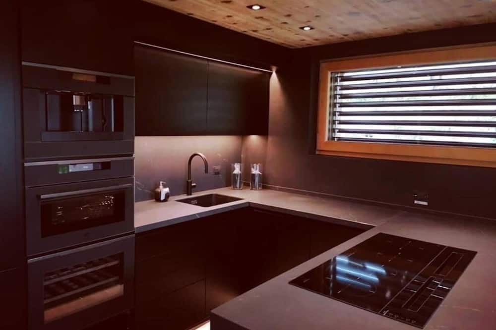 Photo of Kitchen in Teola