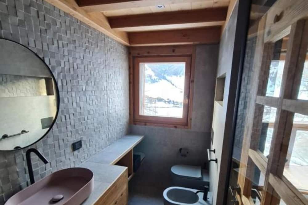 Photo of Bathroom in Teola