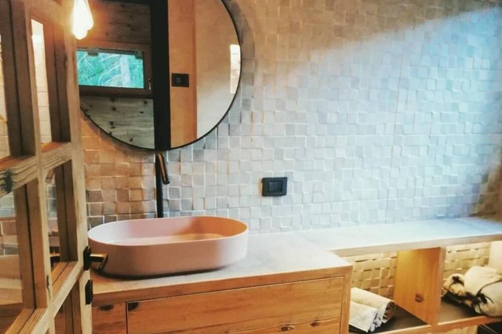 Photo of Bathroom in Teola