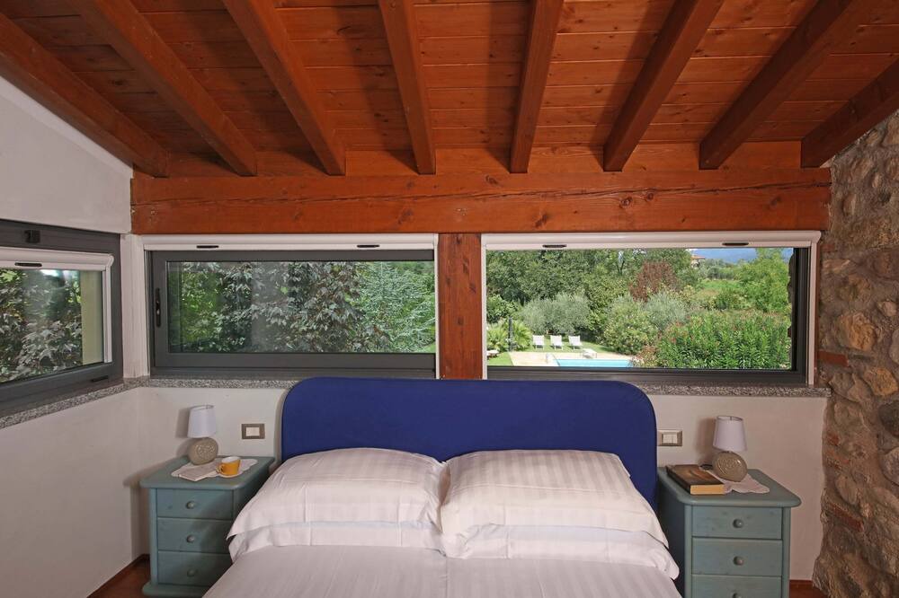 Photo of Bedroom in Polpenazze del Garda