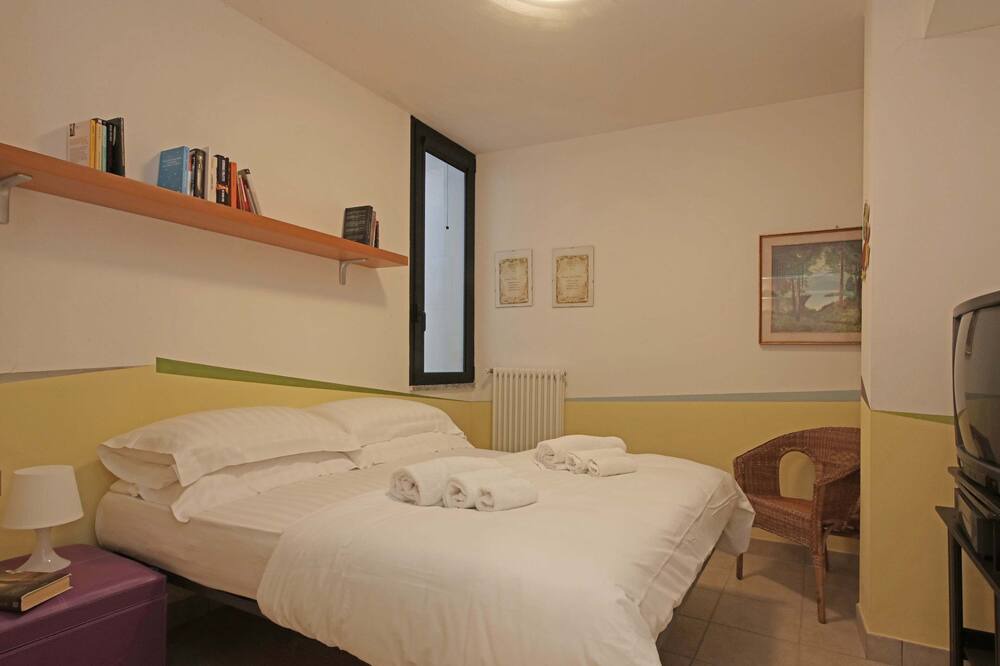 Photo of Bedroom in Polpenazze del Garda