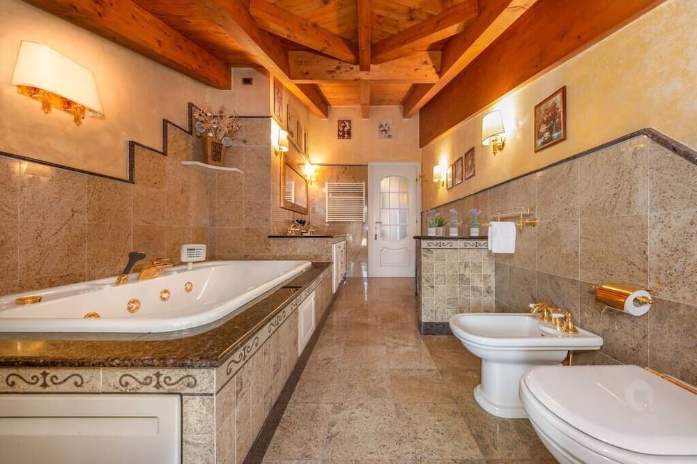Photo of Bathroom in Pelucca - Villaggio Falck