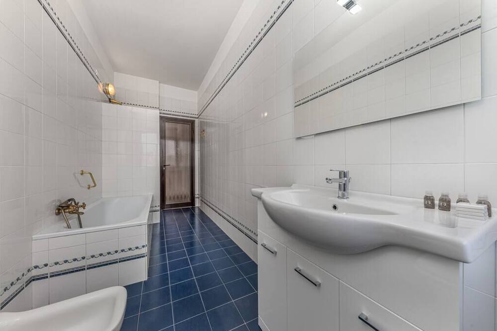 Photo of Bathroom in Barona