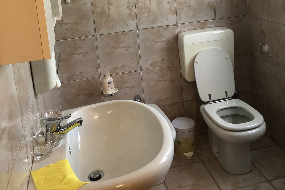Photo of Bathroom in Civo