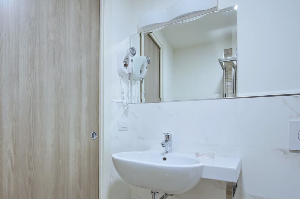 Photo of Bathroom in San Fermo della Battaglia
