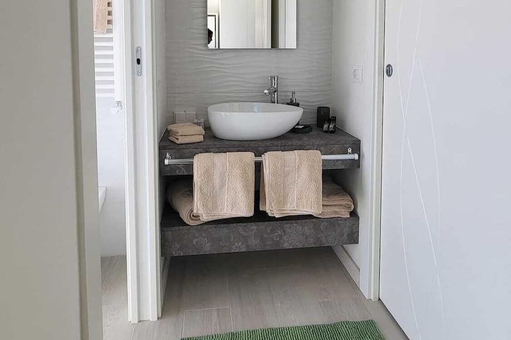 Photo of Bathroom in Rho