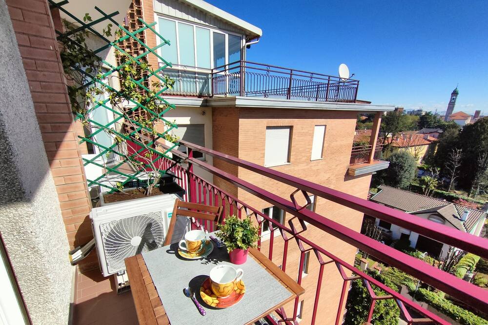 Photo of Outdoor in Rho