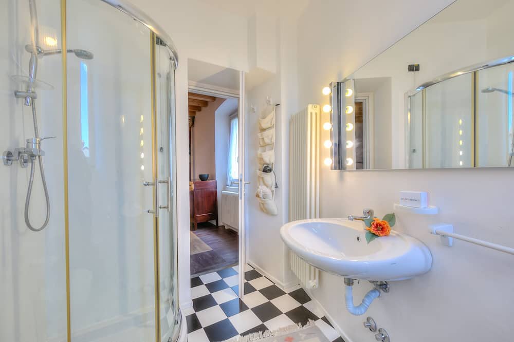 Photo of Bathroom in Gaino