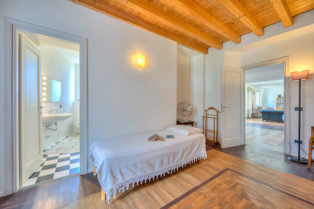 Photo of Bedroom in Gaino