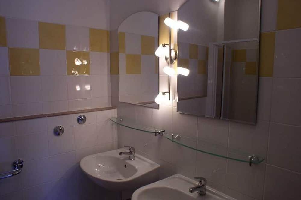 Photo of Bathroom in Brusimpiano