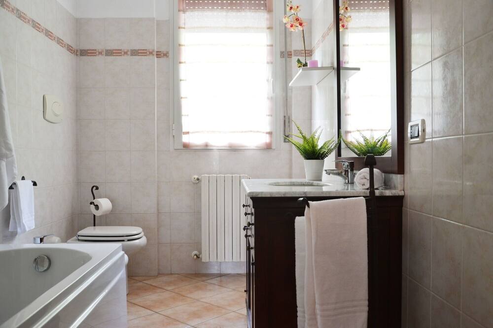 Photo of Bathroom in Travaco Siccomario