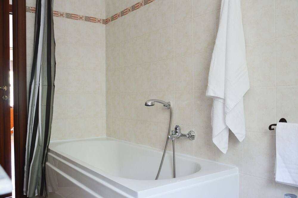 Photo of Bathroom in Travaco Siccomario