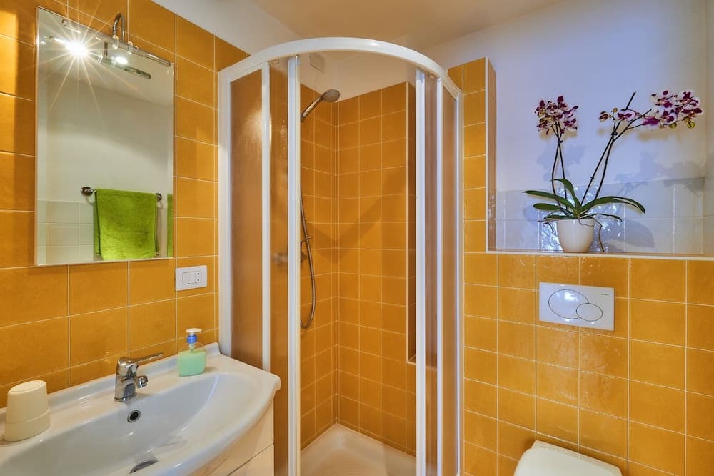 Photo of Bathroom in Lierna