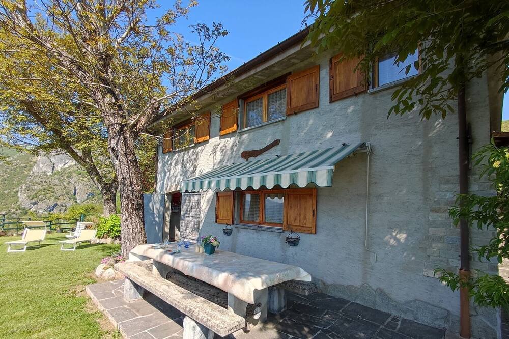 Photo of Outdoor in Corrido